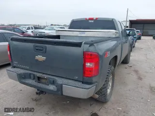 2011 Chevrolet Silverado 1500 LT with VIN 1GCRKSE3XBZ236735, listed as a IAAI auction lot 41580718 with 153,160 mi miles. Bid and sale history available at carsss.com. Image 4.