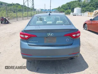 2016 Hyundai Sonata SE z VIN 5NPE24AF2GH426568, wystawiony jako IAAI lot #42415770 z przebiegiem 112 727 mil mil oraz . Historia ofert i sprzedaży dostępna na DreamBid. Obrazek 16.