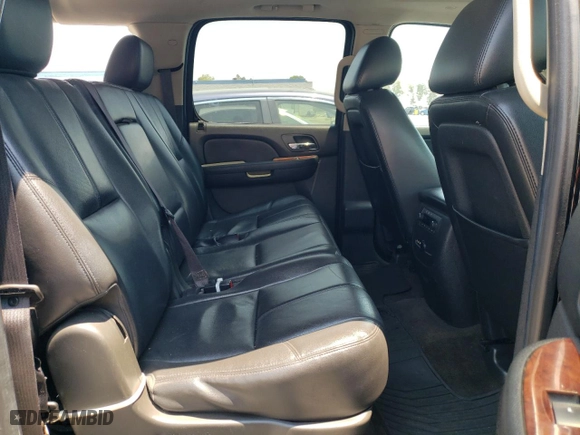 2014 Chevrolet Suburban LT with VIN 1GNSKJE74ER200677, listed as a Copart auction lot 62510114 with 249,578 mi miles and Salvage Title. Bid and sale history available at carsss.com. Image 10.