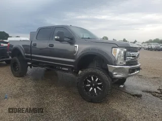 2018 Ford F-250 XL with VIN 1FT7W2B65JEB83300, listed as a Copart auction lot 55920255 with 104,125 mi miles and Salvage title. Bid and sale history available at DreamBid. Image 4.