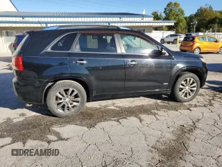 2013 Kia Sorento SX z VIN 5XYKWDA24DG385142, wystawiony jako Copart lot #75187514 z przebiegiem 119 027 mil mil oraz Szkoda całkowita • Salvage title. Historia ofert i sprzedaży dostępna na DreamBid. Obrazek 3.