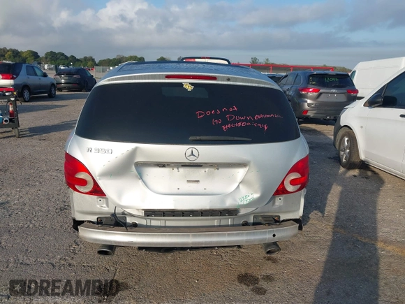 2008 Mercedes-Benz R-Class 3.5L with VIN 4JGCB56E48A073428, listed as a IAAI auction lot 41398278 with 125,922 mi miles. Bid and sale history available at carsss.com. Image 6.