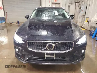 2025 Volvo V60 Plus z VIN YV4L12WK7S2145927, wystawiony jako Copart lot #51293525 z przebiegiem 1 364 mil mil oraz Szkoda całkowita • Salvage title. Historia ofert i sprzedaży dostępna na DreamBid. Obrazek 5.