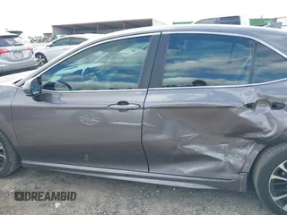 2020 Toyota Camry SE z VIN 4T1G11AK8LU335338, wystawiony jako IAAI lot #41908752 z przebiegiem 75 825 mil mil oraz . Historia ofert i sprzedaży dostępna na DreamBid. Obrazek 14.