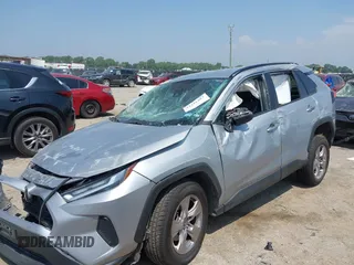 2022 Toyota RAV4 XLE with VIN 2T3P1RFV5NW260495, listed as a IAAI auction lot 42321407 with 69,538 mi miles and . Bid and sale history available at DreamBid. Image 6.