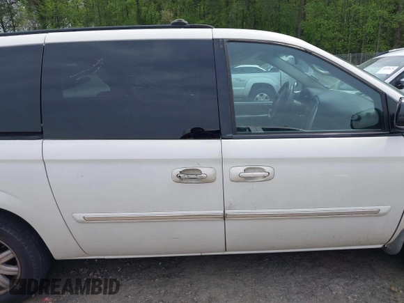 2006 Chrysler Town & Country Touring with VIN 2A4GP54L46R859144, listed as a IAAI auction lot 42037427 with 265,354 mi miles and . Bid and sale history available at DreamBid. Image 12.