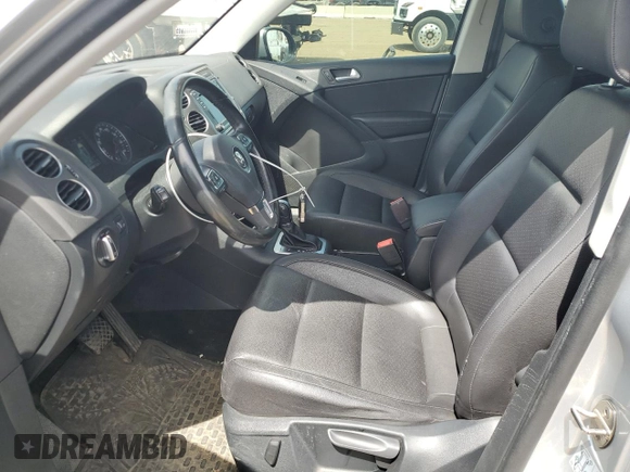 2017 Volkswagen Tiguan S with VIN WVGBV7AX0HK024471, listed as a Copart auction lot 54360875 with 183,469 mi miles and Clean Title. Bid and sale history available at DreamBid. Image 7.