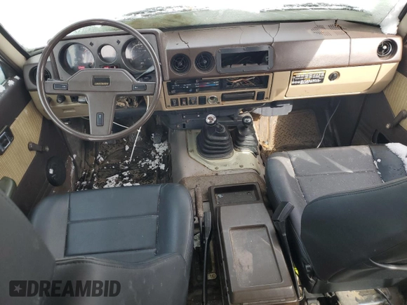 1985 Toyota Land Cruiser z VIN JT3FJ60G8F1127643, wystawiony jako Copart lot #46289955 z przebiegiem 276 869 mil mil oraz Czysty tytuł • Clean title. Historia ofert i sprzedaży dostępna na DreamBid. Obrazek 8.