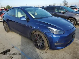 2021 Tesla Model Y Performance z VIN 5YJYGDEF8MF215815, wystawiony jako Copart lot #44752105 z przebiegiem 45 491 mil mil oraz Szkoda całkowita • Salvage title. Historia ofert i sprzedaży dostępna na DreamBid. Obrazek 4.