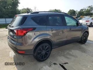 2019 Ford Escape SE z VIN 1FMCU0GD9KUA52728, wystawiony jako Copart lot #58410975 z przebiegiem 109 483 mil mil oraz Czysty tytuł • Clean title. Historia ofert i sprzedaży dostępna na DreamBid. Obrazek 3.