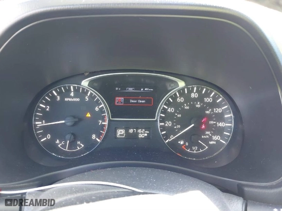 2015 Nissan Pathfinder S with VIN 5N1AR2MM3FC701136, listed as a IAAI auction lot 41630235 with 187,162 mi miles. Bid and sale history available at carsss.com. Image 7.