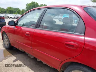 2003 Kia Spectra z VIN KNAFB121335301950, wystawiony jako IAAI lot #42433395 z przebiegiem 101 534 mil mil oraz . Historia ofert i sprzedaży dostępna na DreamBid. Obrazek 6.
