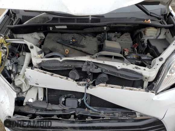 2018 Toyota Sienna LE Auto Access Seat with VIN 5TDKZ3DC1JS904717, listed as a Copart auction lot 43909145 with 66,111 mi miles and Salvage Title. Bid and sale history available at carsss.com. Image 14.