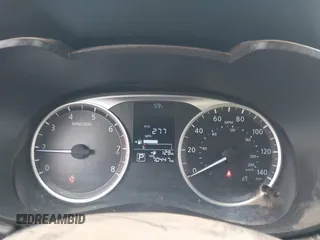 2020 Nissan Versa S z VIN 3N1CN8DV3LL870144, wystawiony jako IAAI lot #42117133 z przebiegiem 70 447 mil mil oraz . Historia ofert i sprzedaży dostępna na DreamBid. Obrazek 7.