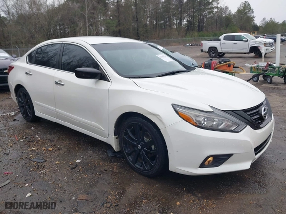 2018 Nissan Altima 2.5 SL with VIN 1N4AL3AP3JC163577, listed as a IAAI auction lot 41406241 with 138,214 mi miles. Bid and sale history available at carsss.com. Image 1.