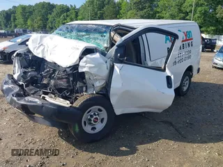 2017 GMC Savana Cargo z VIN 1GTW7AFG9H1117887, wystawiony jako IAAI lot #42233506 z przebiegiem Nie podano mil oraz . Historia ofert i sprzedaży dostępna na DreamBid. Obrazek 17.