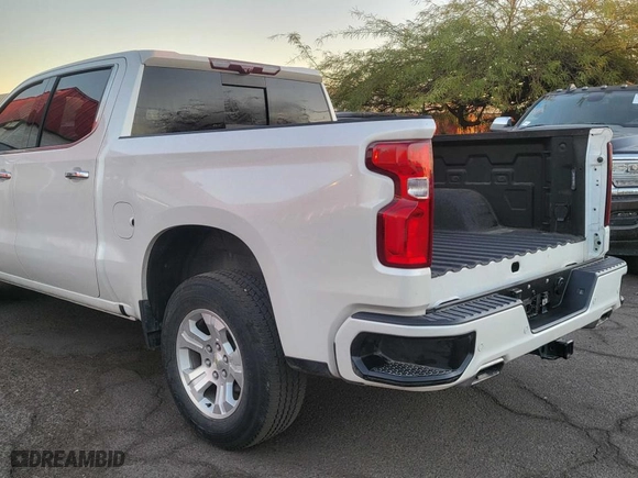 2020 Chevrolet Silverado 1500 High Country with VIN 3GCPWFEDXLG409568, listed as a Copart auction lot 82142564 with 44,792 mi miles and Clean Title. Bid and sale history available at carsss.com. Image 3.