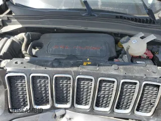 2020 Jeep Renegade Latitude with VIN ZACNJABBXLPM04037, listed as a Copart auction lot 56849225 with 30,738 mi miles and Salvage title. Bid and sale history available at DreamBid. Image 12.