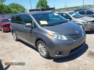 2017 Toyota Sienna XLE Auto Access Seat с VIN 5TDYZ3DC2HS771745, выставлен на аукционе IAAI как лот 42314111 с пробегом 81 236 миль миль и . История ставок и продаж доступна на DreamBid. Изображение 1.