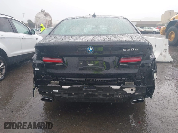 2022 BMW 5 Series 530e с VIN WBA13AG01NCJ72192, выставлен на аукционе IAAI как лот 41809247 с пробегом 27 923 миль миль и . История ставок и продаж доступна на DreamBid. Изображение 17.