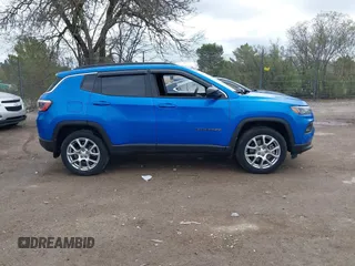 2023 Jeep Compass Latitude Lux z VIN 3C4NJDFN6PT513988, wystawiony jako IAAI lot #42166572 z przebiegiem 18 955 mil mil oraz . Historia ofert i sprzedaży dostępna na DreamBid. Obrazek 13.
