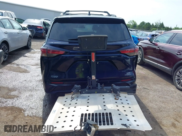 2021 Toyota Sienna XSE with VIN 5TDDRKEC9MS045558, listed as a IAAI auction lot 42428440 with 65,973 mi miles and . Bid and sale history available at DreamBid. Image 16.