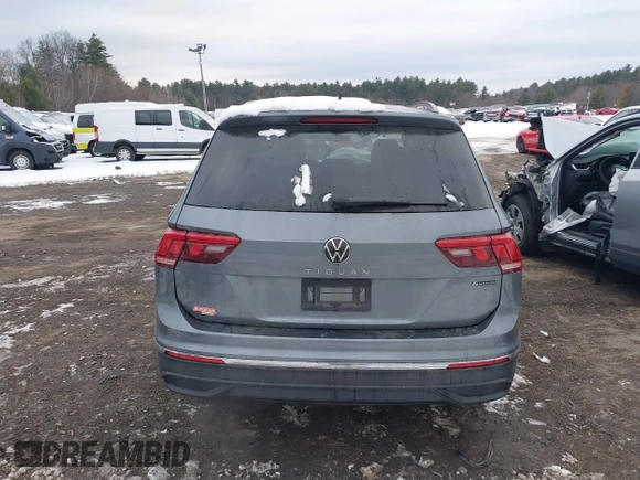 2022 Volkswagen Tiguan S with VIN 3VV0B7AX9NM032305, listed as a IAAI auction lot 41327587 with 49,524 mi miles. Bid and sale history available at carsss.com. Image 16.