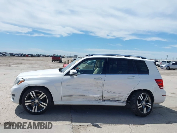 2015 Mercedes-Benz GLK 350 z VIN WDCGG5HB3FG419872, wystawiony jako IAAI lot #42301900 z przebiegiem 193 840 mil mil oraz . Historia ofert i sprzedaży dostępna na DreamBid. Obrazek 14.