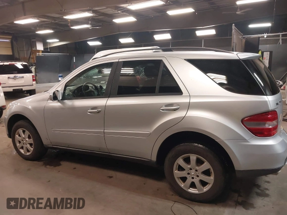2006 Mercedes-Benz M 350 with VIN 4JGBB86E56A083539, listed as a IAAI auction lot 42172585 with 130,514 mi miles and . Bid and sale history available at DreamBid. Image 14.