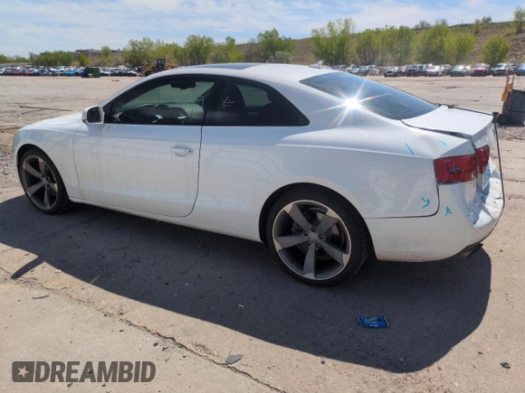 2014 Audi A5 Premium Plus z VIN WAULFAFR5EA010335, wystawiony jako Copart lot #55597995 z przebiegiem 83 426 mil mil oraz Szkoda całkowita • Salvage title. Historia ofert i sprzedaży dostępna na DreamBid. Obrazek 2.