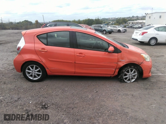 2013 Toyota Prius One z VIN JTDKDTB34D1033086, wystawiony jako IAAI lot #40364357 z przebiegiem 96 948 mil mil oraz . Historia ofert i sprzedaży dostępna na DreamBid. Obrazek 13.