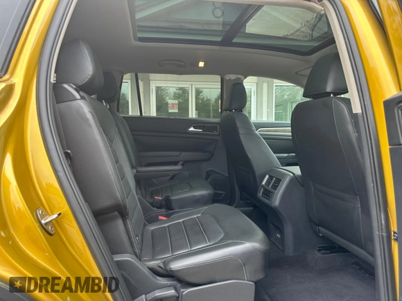 2018 Volkswagen Atlas SEL Premium with VIN 1V2NR2CA3JC564705, listed as a Copart auction lot 58064385 with 114,723 mi miles and Clean title. Bid and sale history available at DreamBid. Image 6.