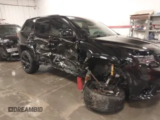 2017 Jeep Grand Cherokee SRT with VIN 1C4RJFDJ9HC739324, listed as a IAAI auction lot 40898998 with 92,547 mi miles. Bid and sale history available at carsss.com. Image 6.