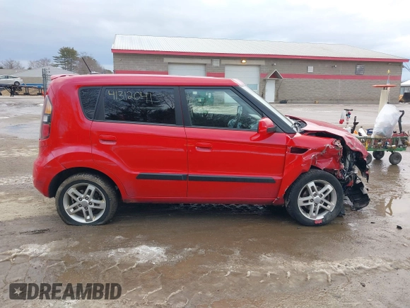 2010 Kia Soul + with VIN KNDJT2A27A7160893, listed as a IAAI auction lot 41312041 with 221,568 mi miles. Bid and sale history available at carsss.com. Image 13.