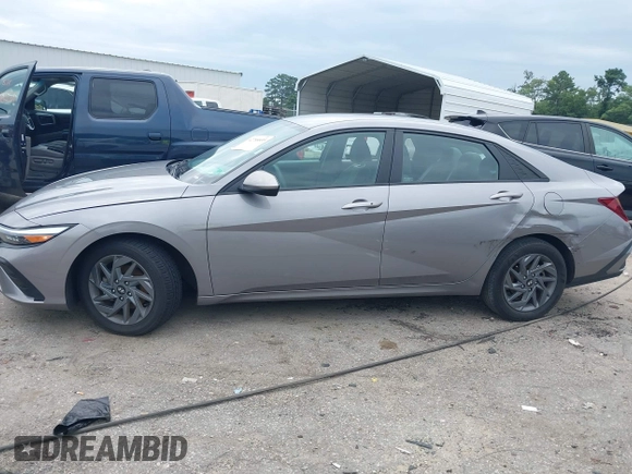 2024 Hyundai Elantra SEL с VIN KMHLM4DG1RU677138, выставлен на аукционе IAAI как лот 42788855 с пробегом 36 696 миль миль и . История ставок и продаж доступна на DreamBid. Изображение 14.