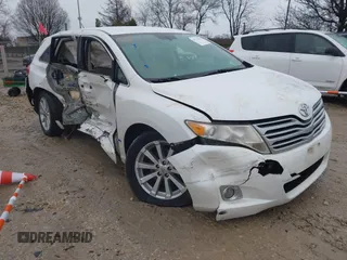 2010 Toyota Venza with VIN 4T3ZA3BB4AU026084, listed as a IAAI auction lot 41731048 with 178,684 mi miles. Bid and sale history available at carsss.com. Image 1.