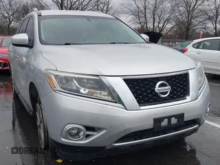 2015 Nissan Pathfinder SL z VIN 5N1AR2MM0FC687017, wystawiony jako IAAI lot #41059799 z przebiegiem 87 041 mil mil oraz . Historia ofert i sprzedaży dostępna na DreamBid. Obrazek 1.