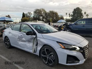 2024 Nissan Altima SR z VIN 1N4BL4CV4RN300404, wystawiony jako Copart lot #81936134 z przebiegiem 13 108 mil mil oraz Szkoda całkowita • Salvage title. Historia ofert i sprzedaży dostępna na DreamBid. Obrazek 4.