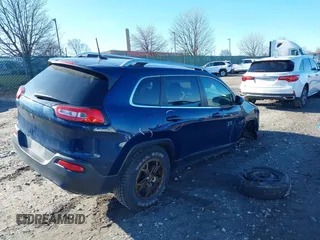 2018 Jeep Cherokee Latitude Plus with VIN 1C4PJMLX2JD545901, listed as a IAAI auction lot 41772981 with Not Provided miles. Bid and sale history available at carsss.com. Image 4.