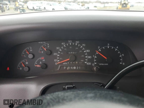 1999 Ford F-250 XL with VIN 1FTNX20L3XEB76271, listed as a Copart auction lot 43633095 with 166,947 mi miles and Salvage title. Bid and sale history available at DreamBid. Image 9.