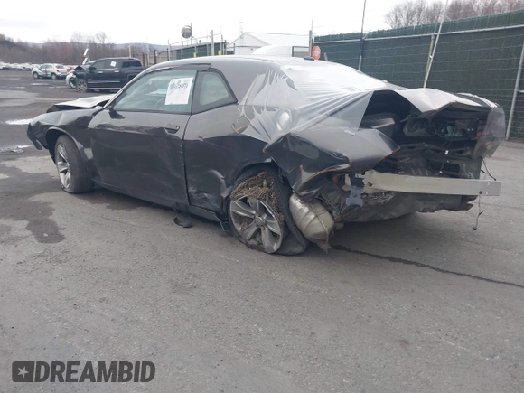 2017 Dodge Challenger SXT z VIN 2C3CDZAG6HH614807, wystawiony jako IAAI lot #35678971 z przebiegiem 65 795 mil mil oraz . Historia ofert i sprzedaży dostępna na DreamBid. Obrazek 3.