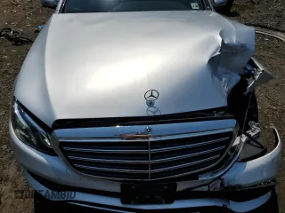 2019 Mercedes-Benz E-Class E 300 with VIN WDDZF4KB8KA532577, listed as a Copart auction lot 63581924 with 111,984 mi miles and Salvage Title. Bid and sale history available at carsss.com. Image 11.