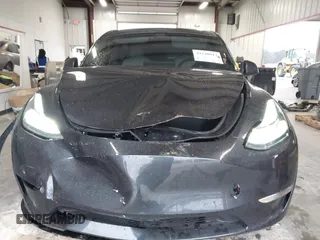 2024 Tesla Model Y Performance with VIN 7SAYGDEFXRF049338, listed as a IAAI auction lot 41240812 with 10,132 mi miles and . Bid and sale history available at DreamBid. Image 12.