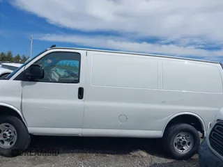 2021 GMC Savana Cargo Van with VIN 1GTW7AF72M1191484, listed as a IAAI auction lot 41835496 with 71,760 mi miles. Bid and sale history available at carsss.com. Image 15.