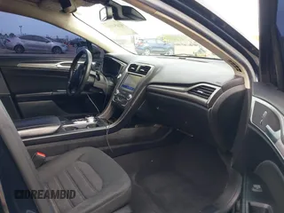 2020 Ford Fusion SE with VIN 3FA6P0HD3LR221714, listed as a IAAI auction lot 41654905 with 95,733 mi miles. Bid and sale history available at carsss.com. Image 5.