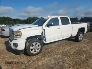 2017 GMC Sierra 2500HD Denali z VIN 1GT12UEG8HF173866, wystawiony jako Copart lot #61370055 z przebiegiem 111 545 mil mil oraz Szkoda całkowita • Salvage title. Historia ofert i sprzedaży dostępna na DreamBid. Obrazek 1.
