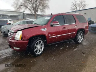 2011 Cadillac Escalade Premium z VIN 1GYS4CEFXBR191558, wystawiony jako Copart lot #42773755 z przebiegiem 107 057 mil mil oraz Szkody całkowita. Historia ofert i sprzedaży dostępna na DreamBid. Obrazek 1.