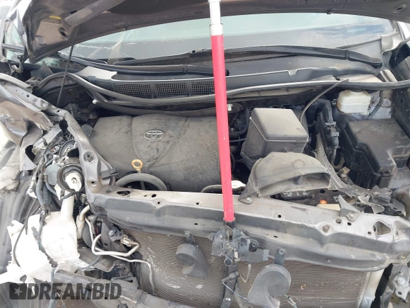 2019 Toyota Sienna XLE Auto Access Seat with VIN 5TDYZ3DC4KS015406, listed as a IAAI auction lot 42067648 with 81,070 mi miles. Bid and sale history available at carsss.com. Image 10.