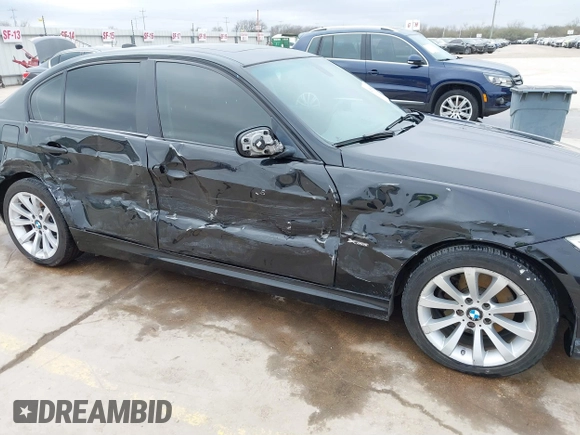 2011 BMW 3 Series 328i xDrive with VIN WBAPK7C59BF082168, listed as a IAAI auction lot 41593485 with 203,099 mi miles. Bid and sale history available at carsss.com. Image 6.