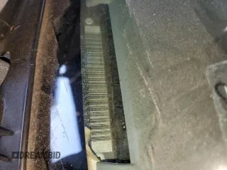 1995 Chevrolet Suburban z VIN 1GNFK16K9SJ333918, wystawiony jako Copart lot #46665205 z przebiegiem 208 395 mil mil oraz Czysty tytuł • Clean title. Historia ofert i sprzedaży dostępna na DreamBid. Obrazek 13.